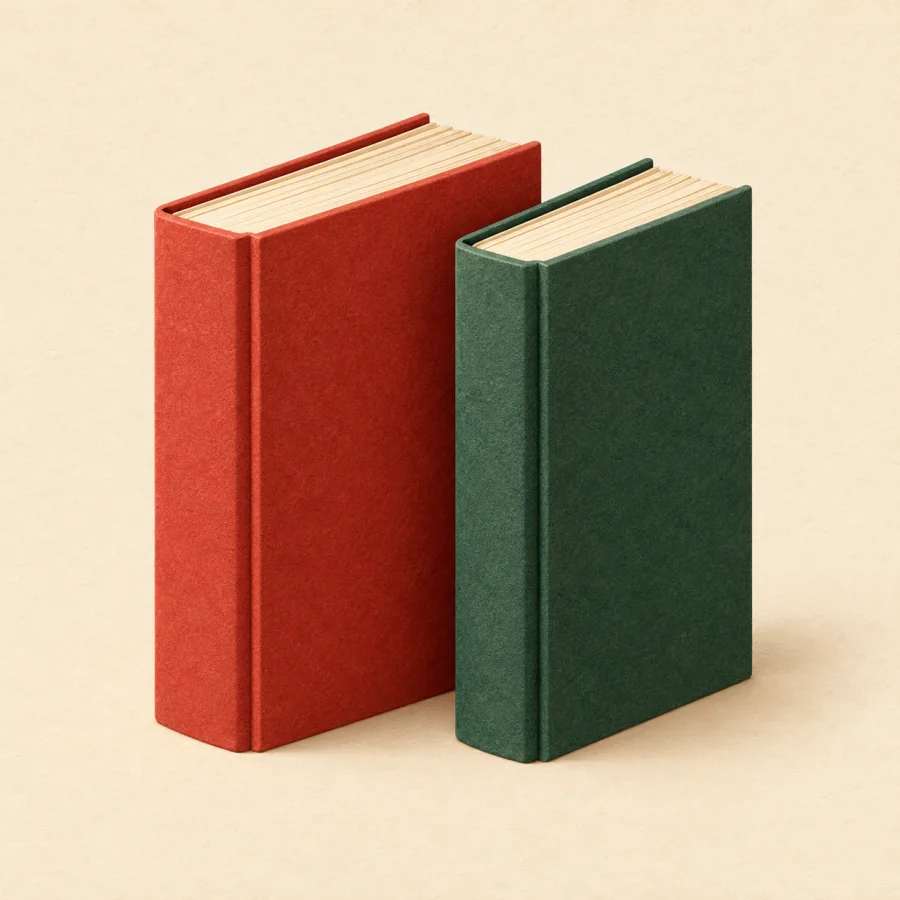 Две похожие книги рядом: красная и зелёная